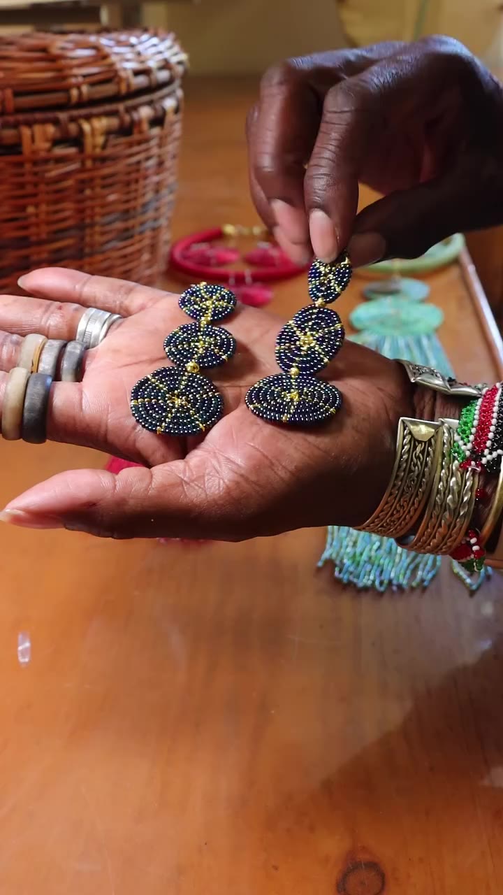 It’s an heirloom of craftsmanship and bold identity. Styled with libush or…