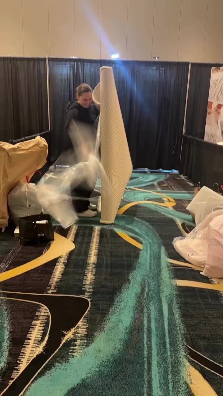 ✨ From boxes to booth ✨ Watch the Arebesk booth come to life at the Lagree…