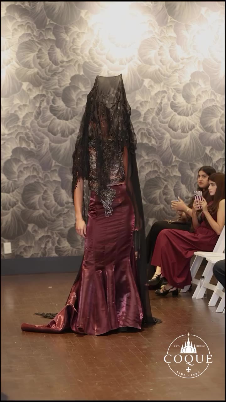 A STATEMENT IN IDENTITY A look, a silhouette, an attitude. @coque_alvaricoque…