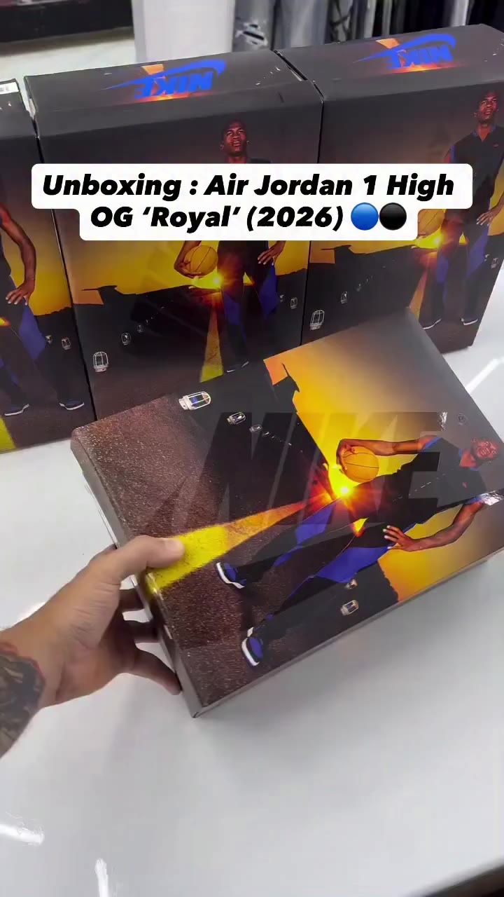 Unboxing of the Air Jordan 1 High OG “Royal” (2026) 🔵⚫️ One of the most…