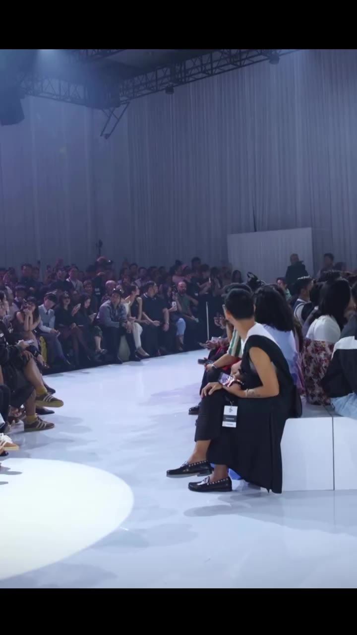 Ending @mnlfashion.week with @proudrace “KUKUR” #PROUDRACE #fashion #runway…