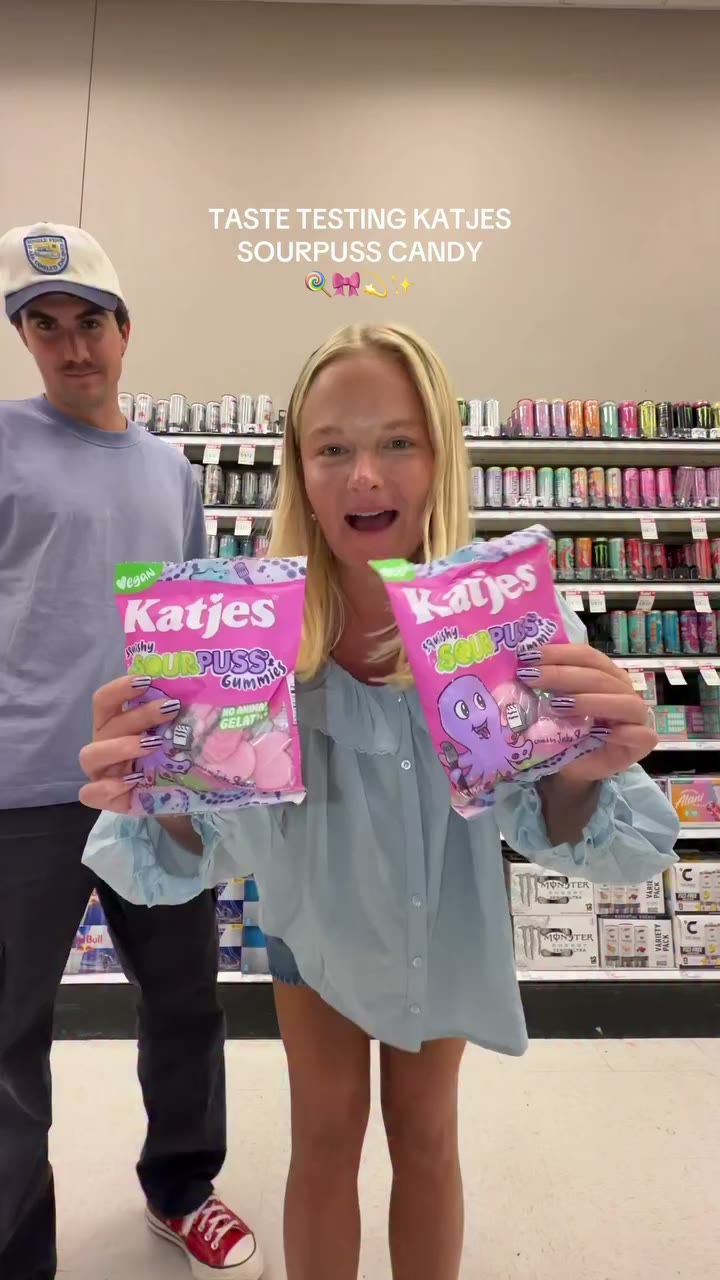 hi actually insane 100000/10 @passthatpuss @katjes_usa 🍭🍭🍭