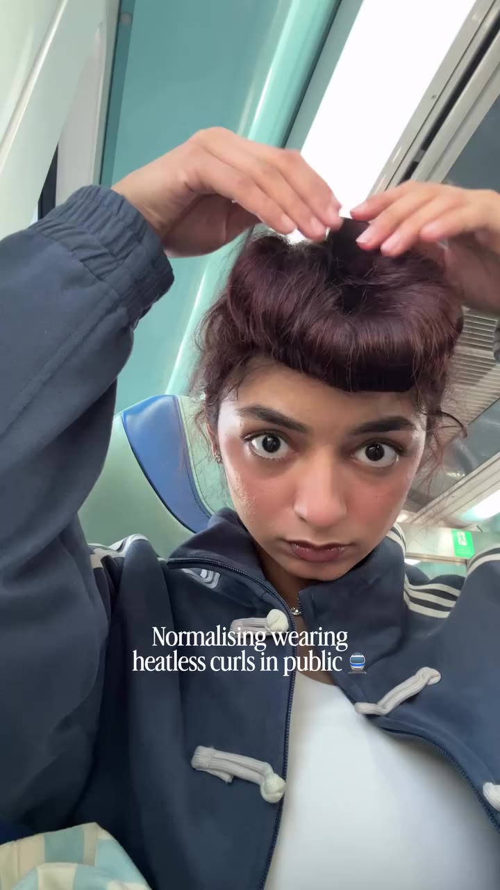 Heatless curls 🚆🌸 #heatlesscurls #explorer #haircare #dubaimetro #fyp