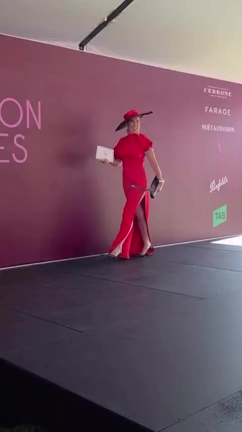 Strutting down the runway #fashionblogger #fashioonstyle #fashionstakes