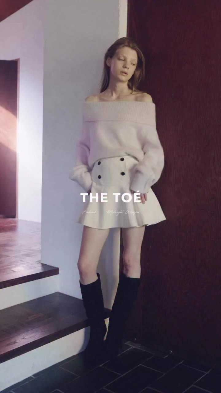 FOX CASHMERE KNIT SERIES Crafted from luxurious fox cashmere, this knit series…