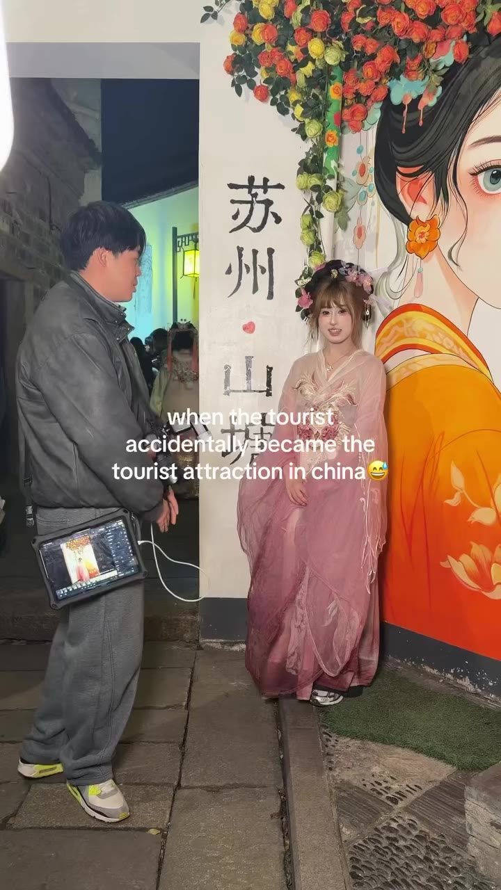 OOOPSIESS #china #tourist #funny #hanfu