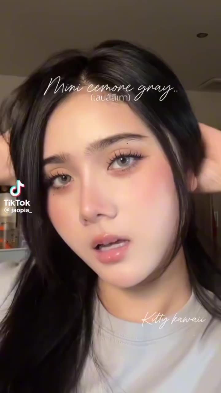 Want that soft, natural, and alluring grey eye look? 🩶✨ ​The Kitty Kawaii…