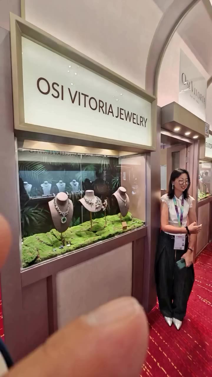 Where jewellery turns into a living garden. 🌿✨ At OSI Vitoria Jewelry, Murat…