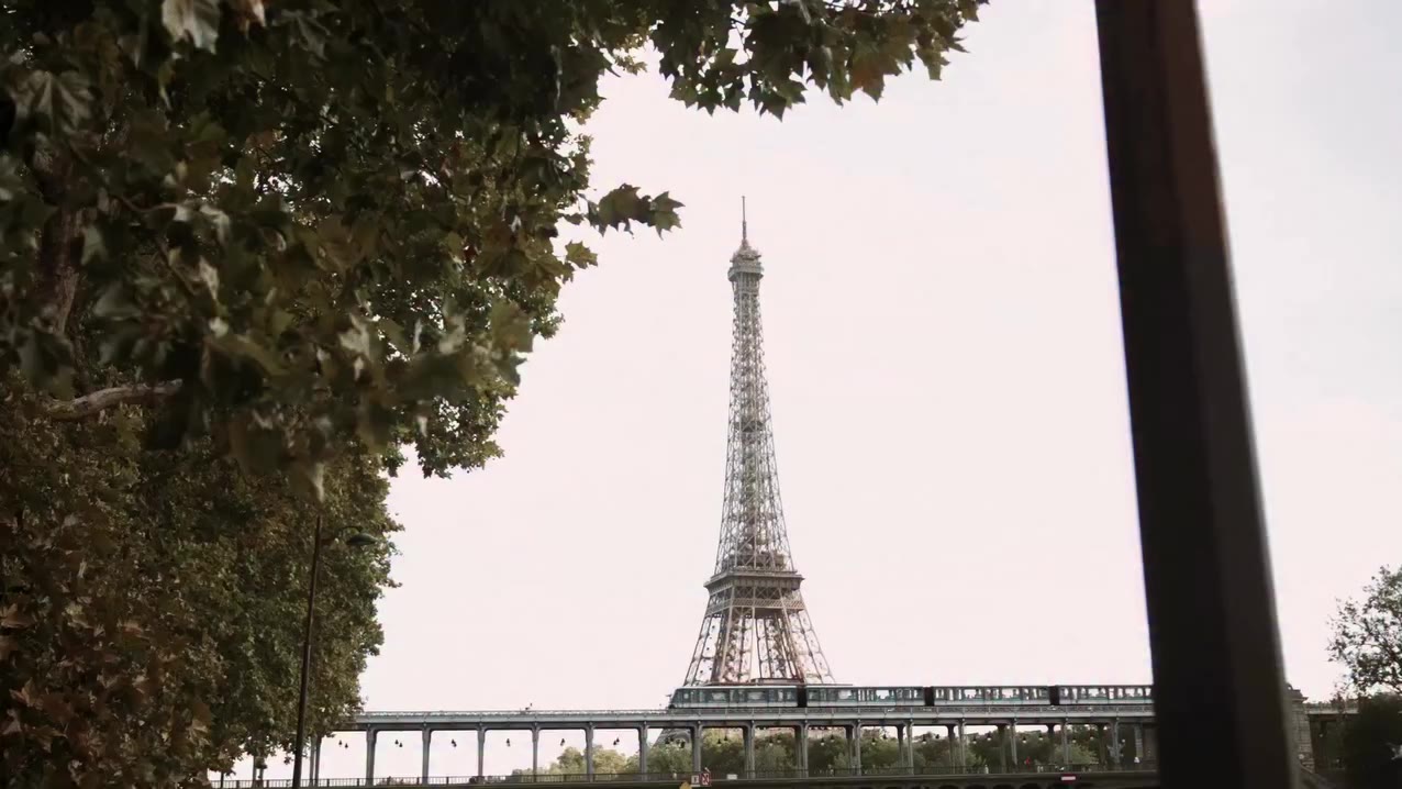 Paris pre wedding for Tracey and Dylan, where yesterday’s frames open into a…