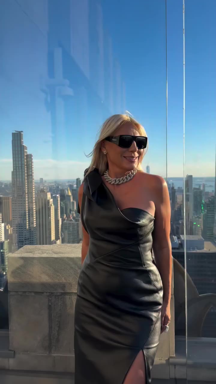 A New York dream ✨ Winning Accessories Designer of the Year at The Daily Front…