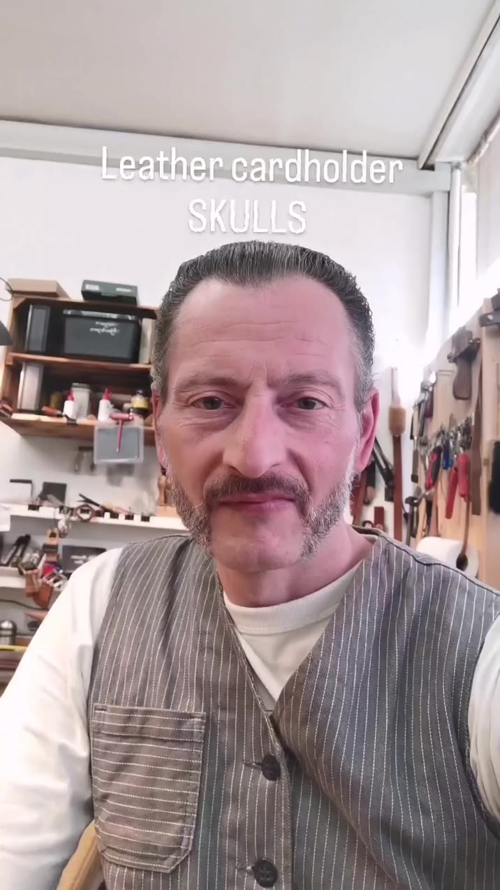 Kartenhalter SKULLS Neu angefertigt und nach ca 6 Jahren Tägliche Benutzung 😉…
