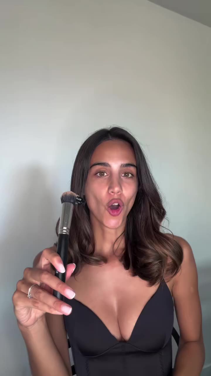 Recreando el icónico maquillaje y estilismo de Meghan Markle. ¿Qué otra mujer…