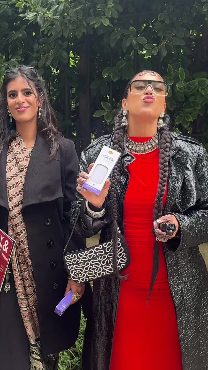 Come with us to find out the hottest accessory at fashion week ✨