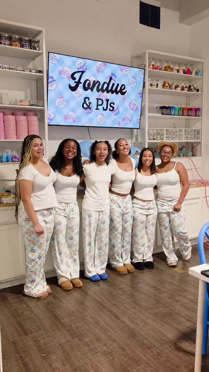Senior year only happens once. 🎓✨ Grab your daughter and her girlfriends and…
