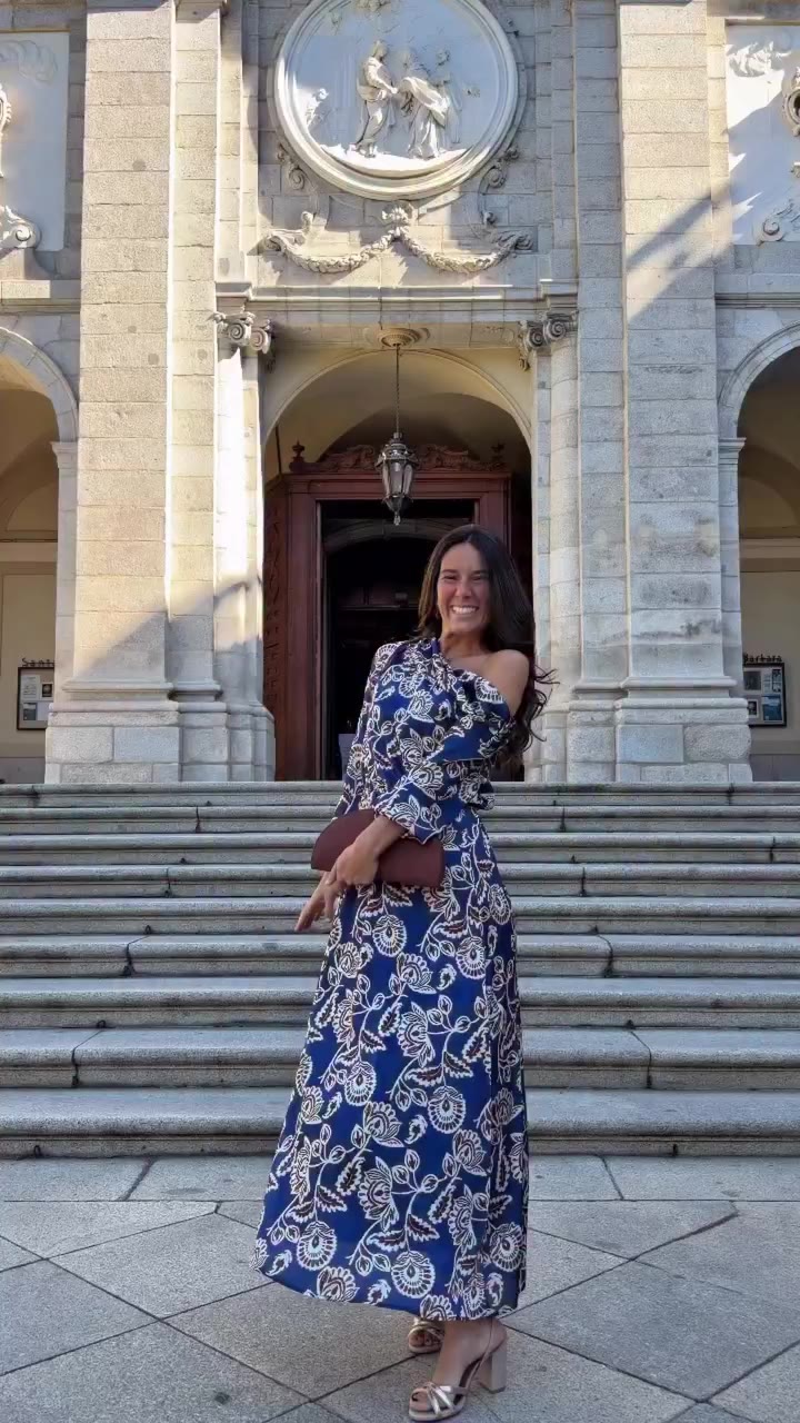 Septiembre tiene un favorito y se llama Saule. 🦚 El vestido más elegido para…