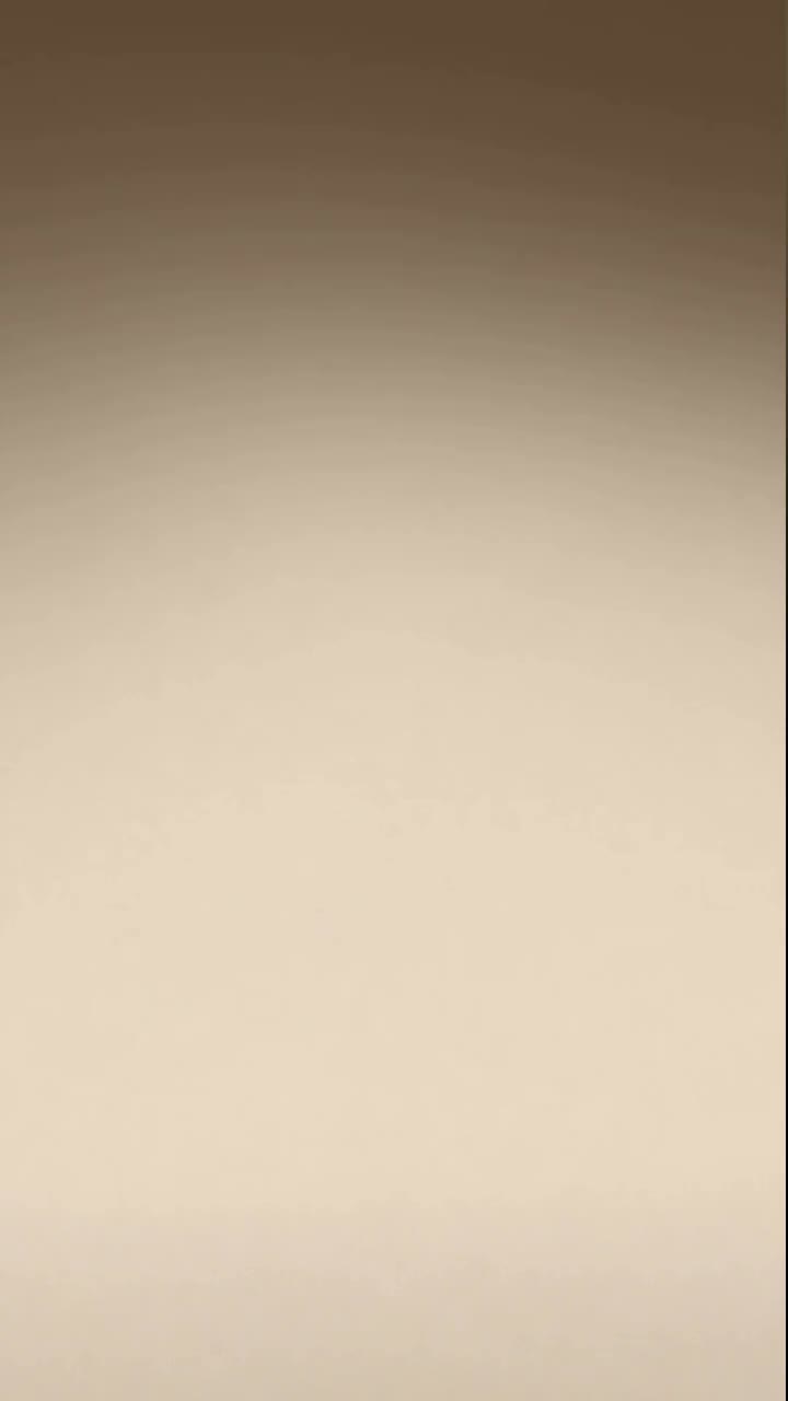 Consider this your shortcut to better hair ✈️ What’s your non-negotiable…