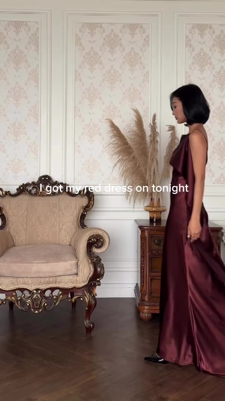 Meet Dahlia —Mystery, in motion #figandtonka #fashion #ootd #dress