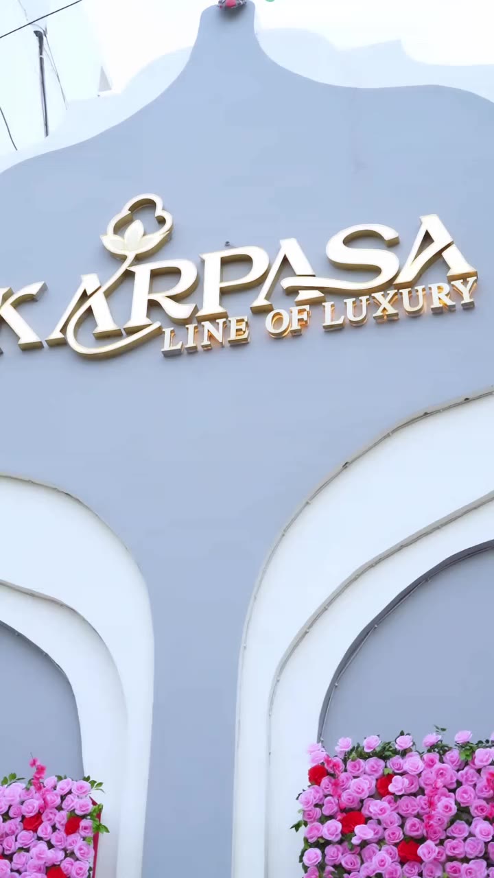 Day 1 at पर्व by Karpasa was filled with beautiful styles, happy faces & so…