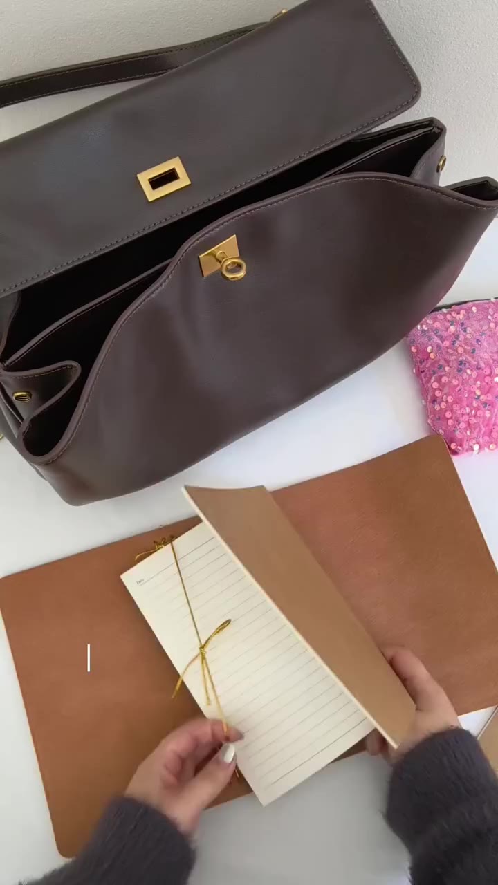 what fits in my Harper Medium bag #EverydayBag #LeatherHandbag #LeatherToteBag…