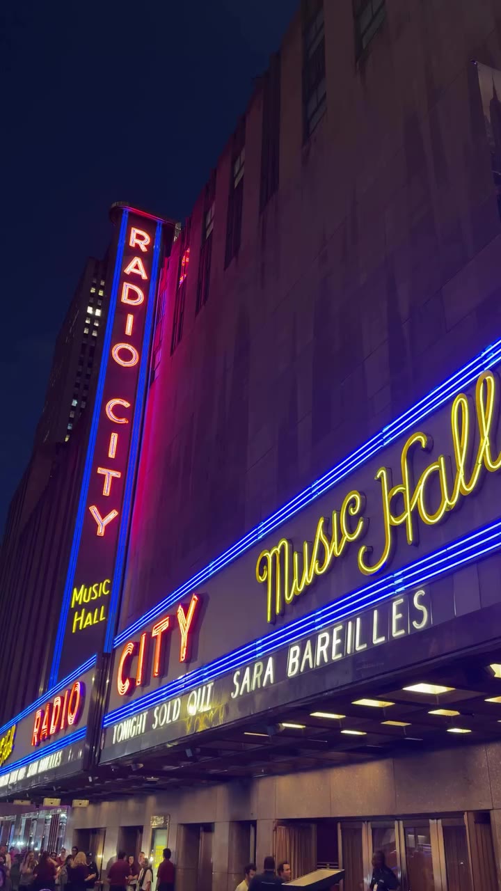 @sarabareilles sold out show at Radio City!!! ✨🗽 ✨ Band styled by me