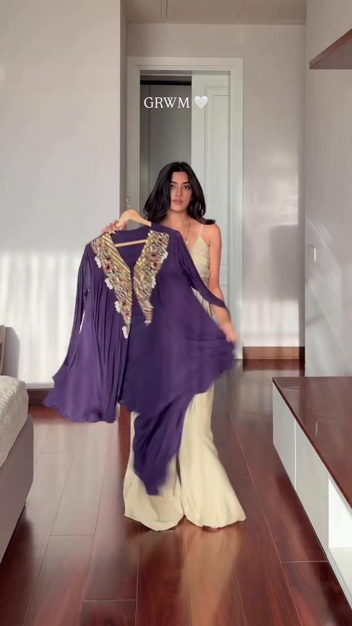 Letting the outfit talk @youngberry_official 💜