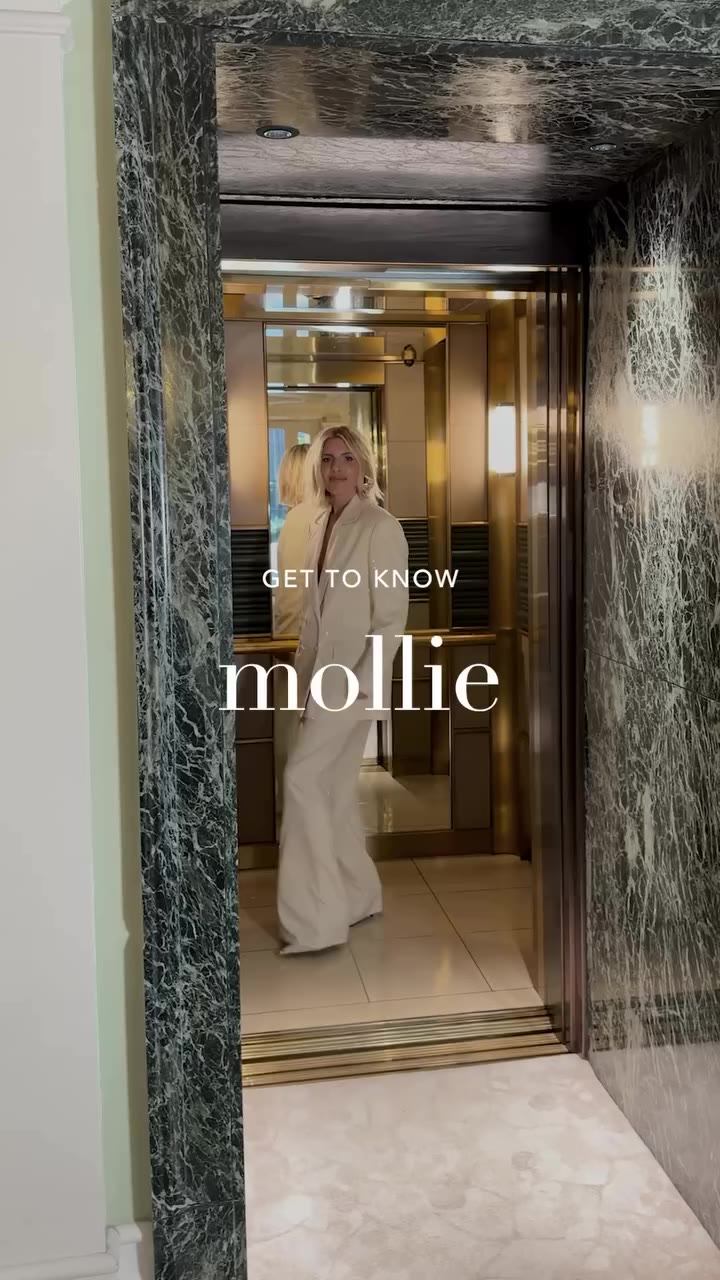 Gold or silver accessories? We asked @mollieking some style questions on set…