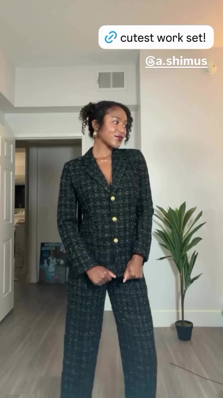 CELEBRITY PLACEMENT • @ashleyhollis_ wears @a.shimus black tweed set 😍 Ashley…
