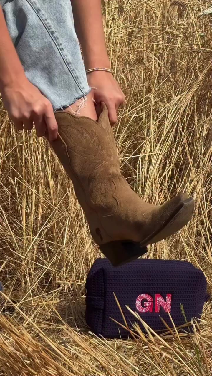 The pouch that goes everywhere. Comment fall for the link to this pouch.