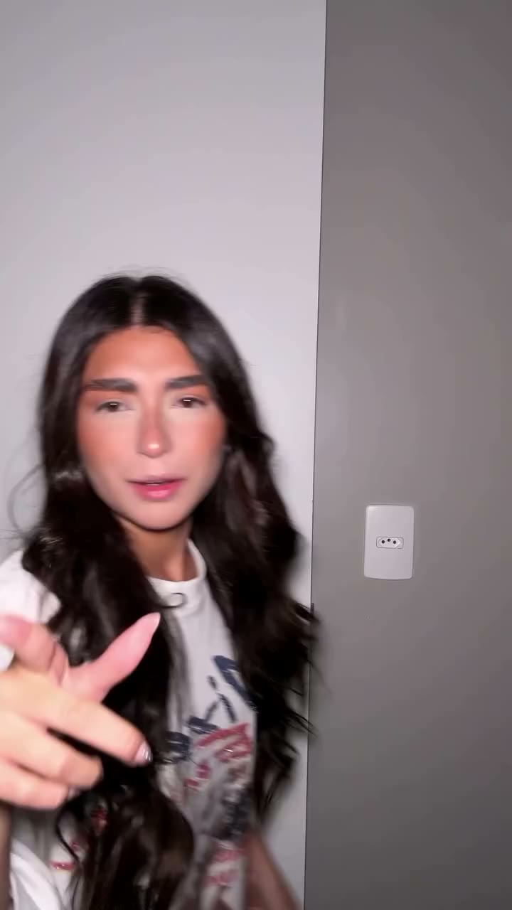 DEMOROU MAS SAIU
