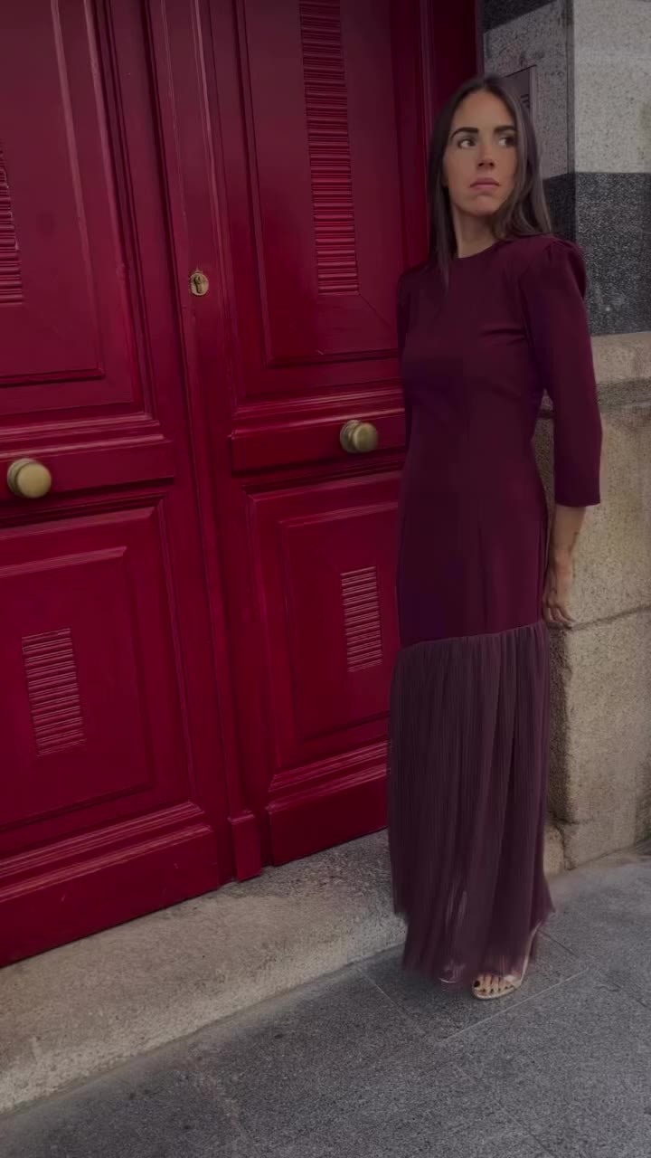 Lleváis tiempo preguntándonos por nuestra colección de invitada de otoño… ✨…