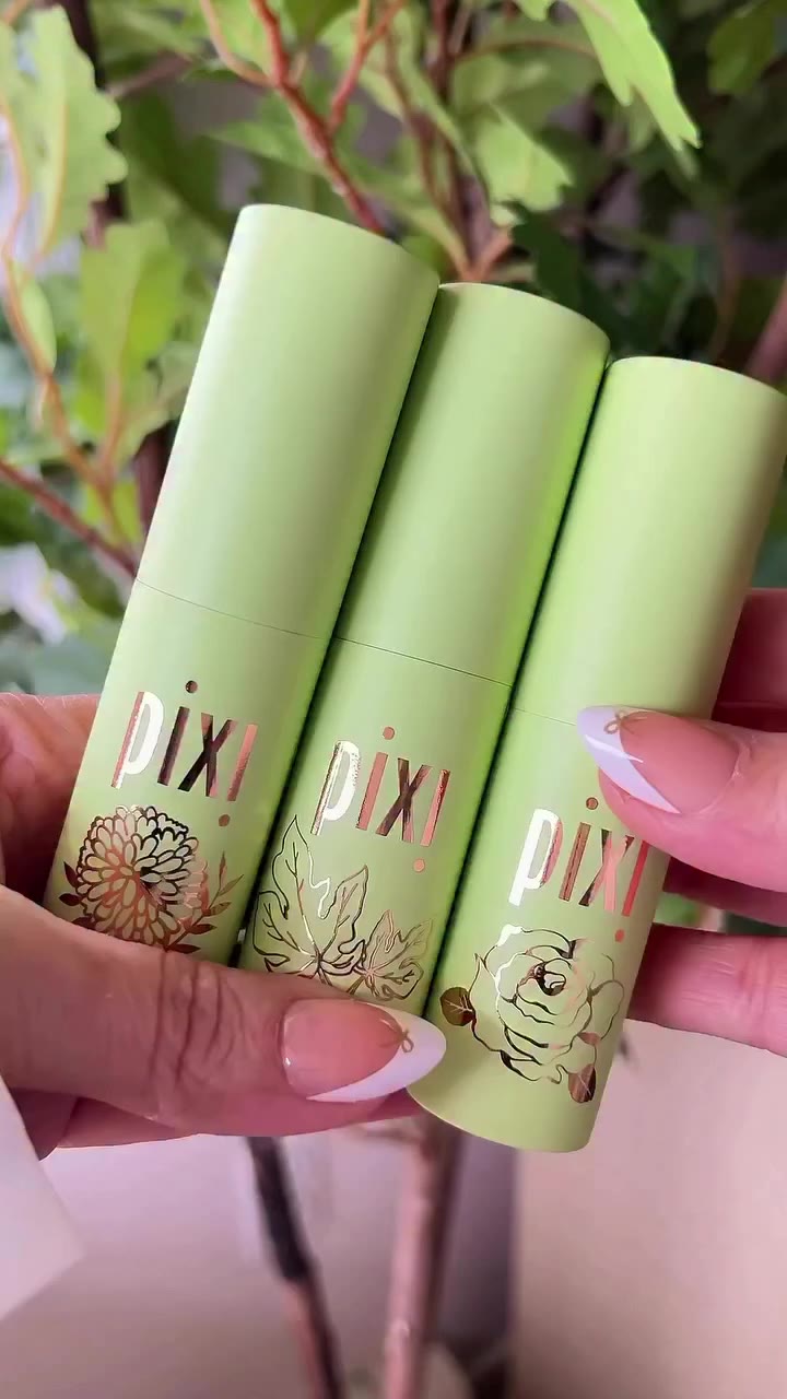 Every Scent. Every Moment. 💚✨ From morning moments to evening plans…