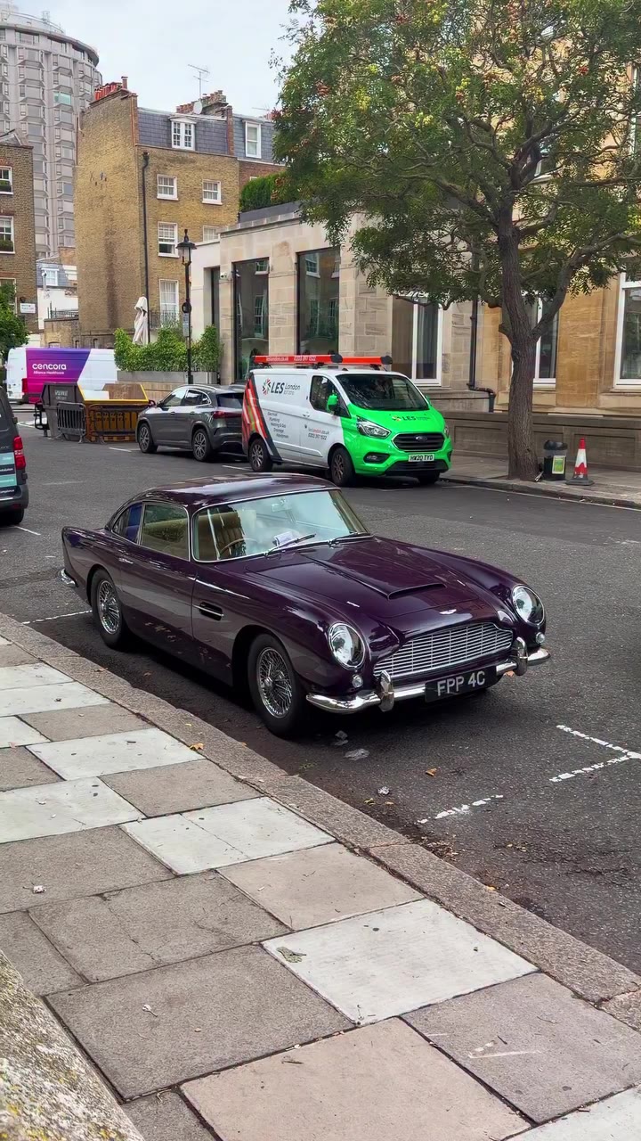 Wine Aston Martin DB5 #astonmartindb5 #db5 #classiccars #perfectspec
