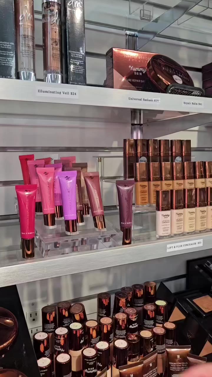 A quick sneak peak of the Danessa Myricks 4D Gloss that is launching tonight!…