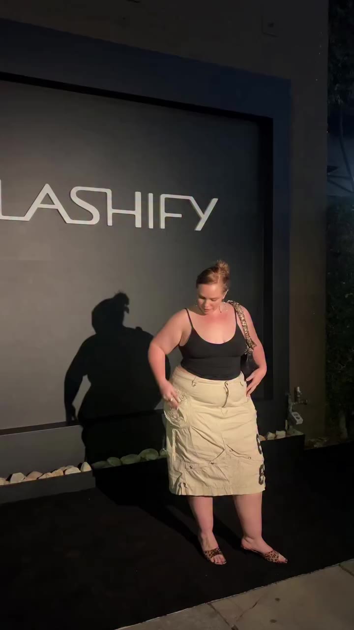 Don’t let your zipper get you down! #modeloffduty #lashify #embarrassing…