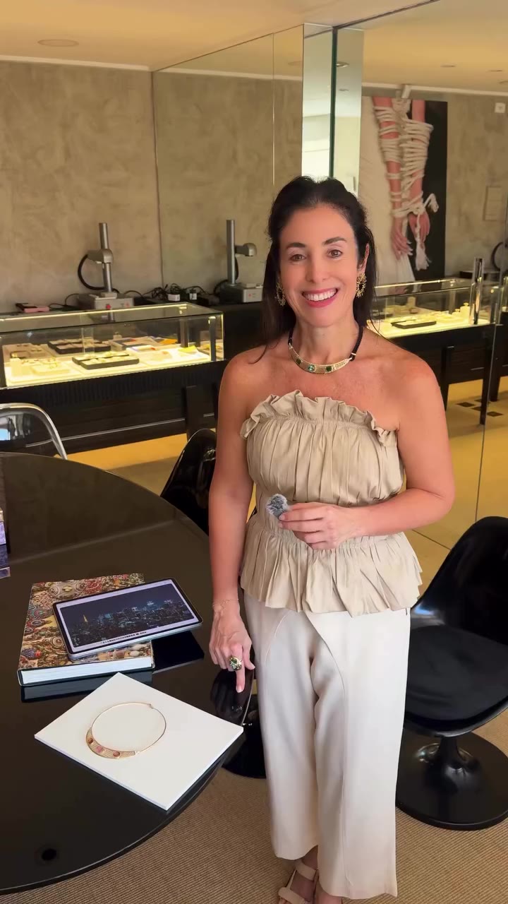 I visited @carolkauffmannjewellery in her atelier in São Paulo. In this video…