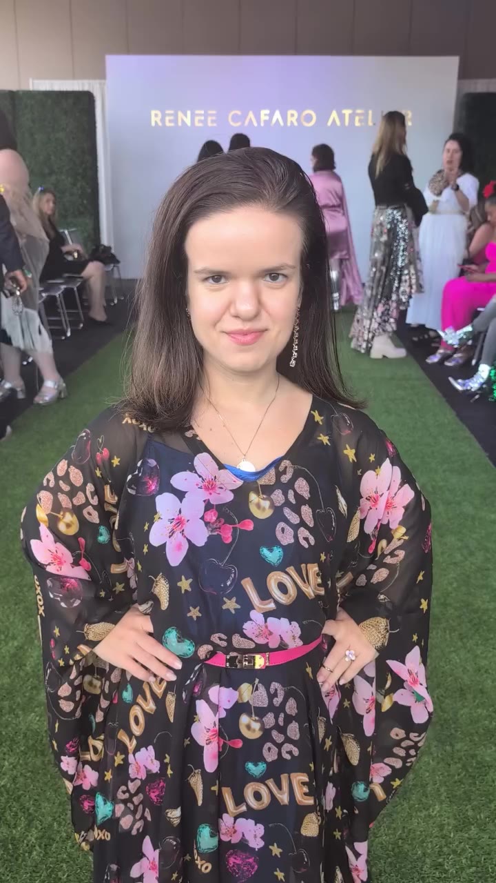 As seen at NYFW! jill_ilana in one of our gorgeous printed Caftans ✨