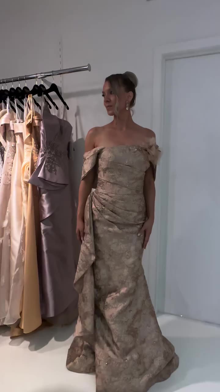 A new jacquard dress in Champagne color just arrived 🤩🤩@bbbybarbara_…