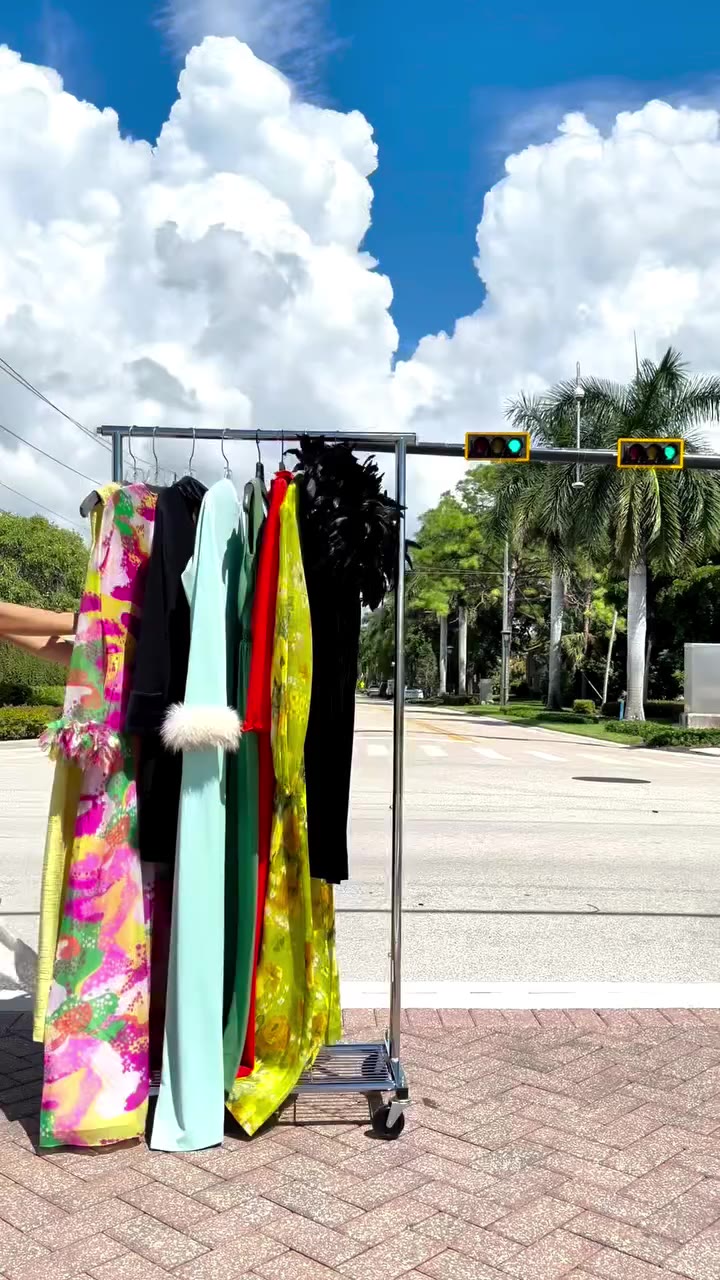 We always get excited when great vintage pieces cross our path 😉😍 What’s…
