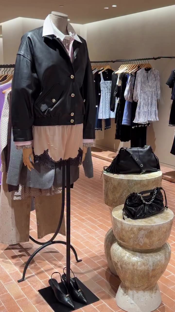 Stepping into the @majeparis universe at their new Sydney store and treated…