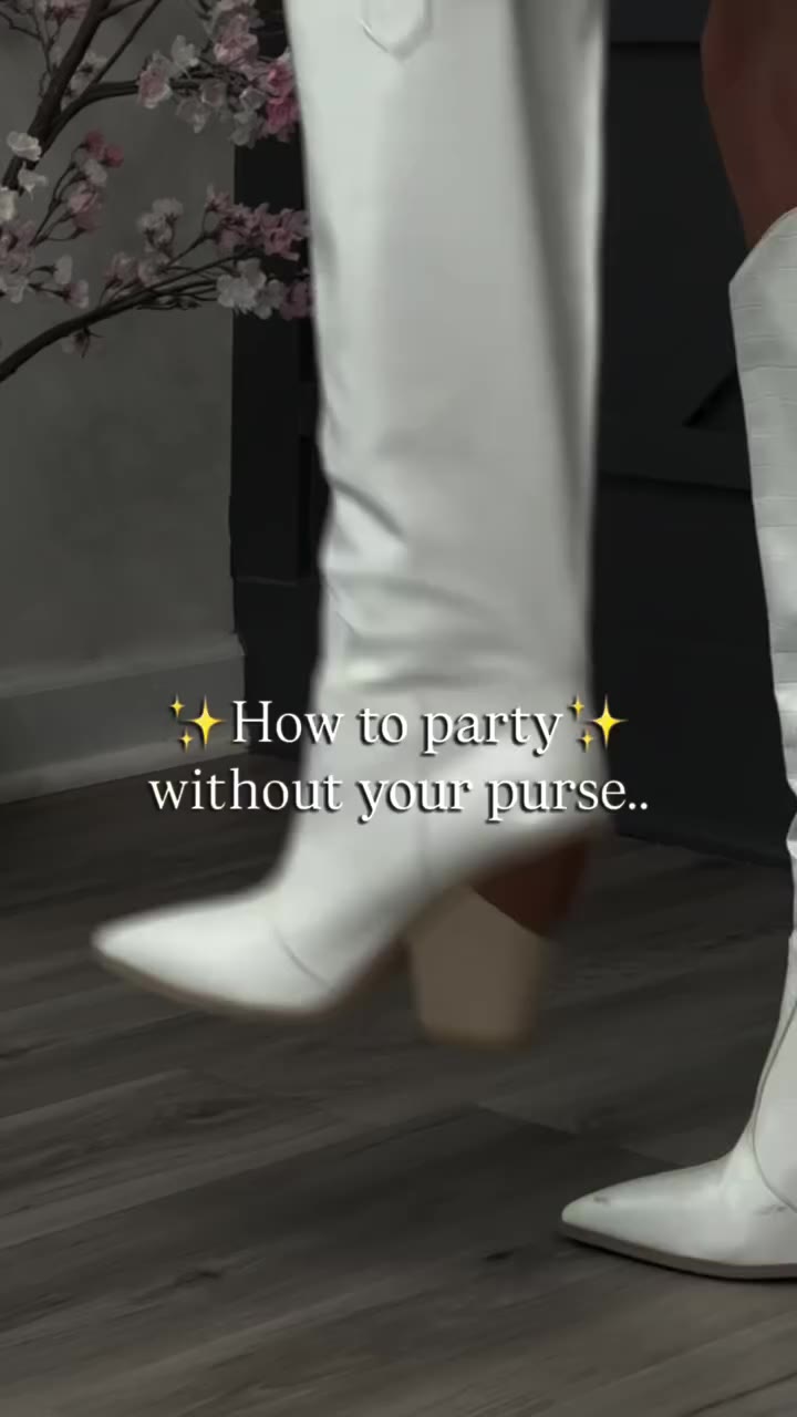 Who says you need a purse to party? 👢✨ Step 1, 2, 3 and you’re ready to go…