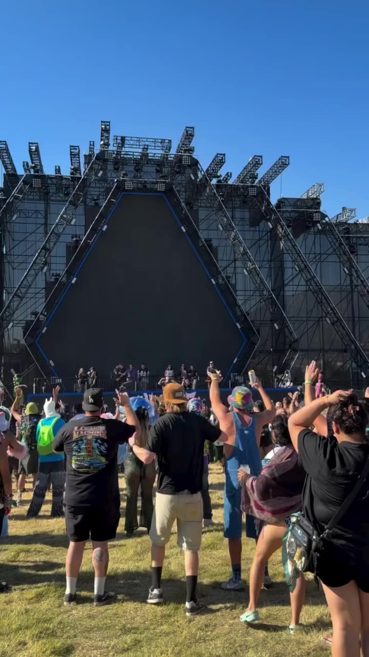 If you’re at the rails for @Infektdubstep B2B @Officialvirtualriot… 🍄 you…