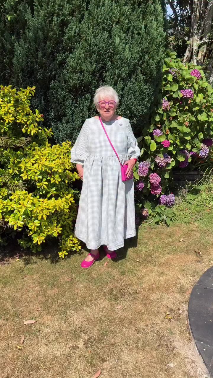Can we make dressing like this on Sundays a rule?✨ @vivthecarer in Smock Gaia…