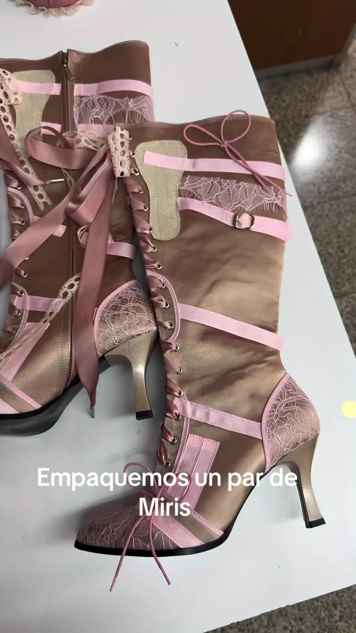 Se van con su nueva dueña 🎀💘🌸🐞🧚🏻#fashion #boots