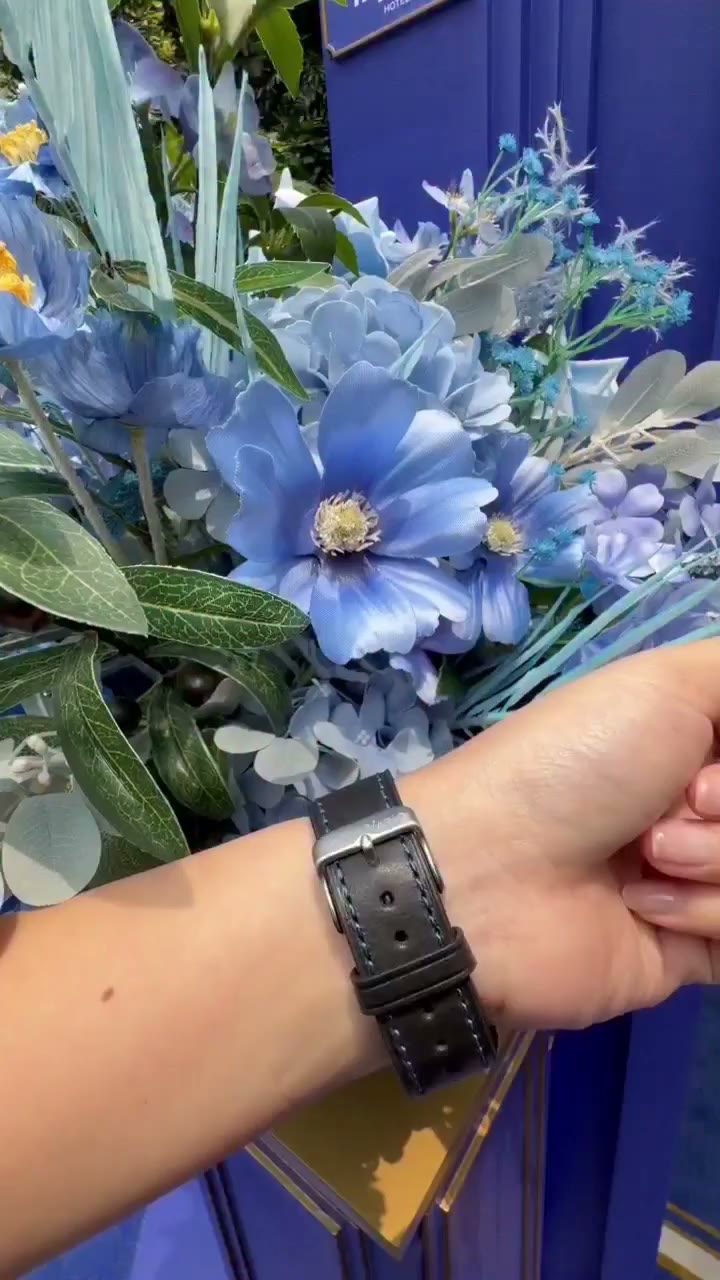 Team member Andorria flexing her F91W on Vario fitted leather strap.