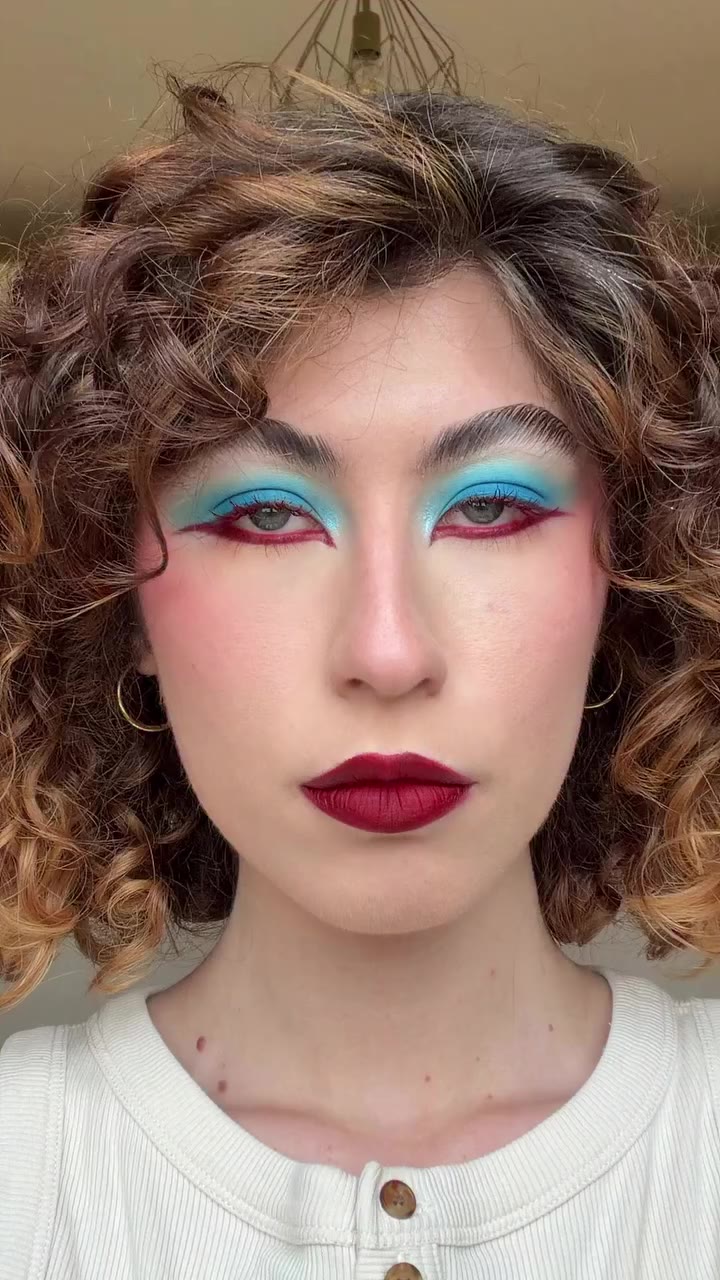 Super underrated color combo❤️🦋🩵 Used @beautybay midnight palette…