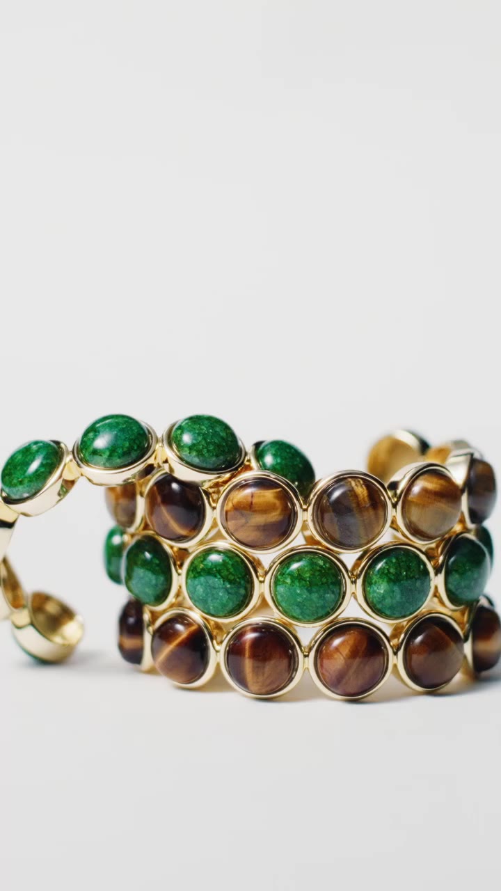 BATIGNOLLES A découvrir sur notre site et dans nos boutiques. - To discover on…