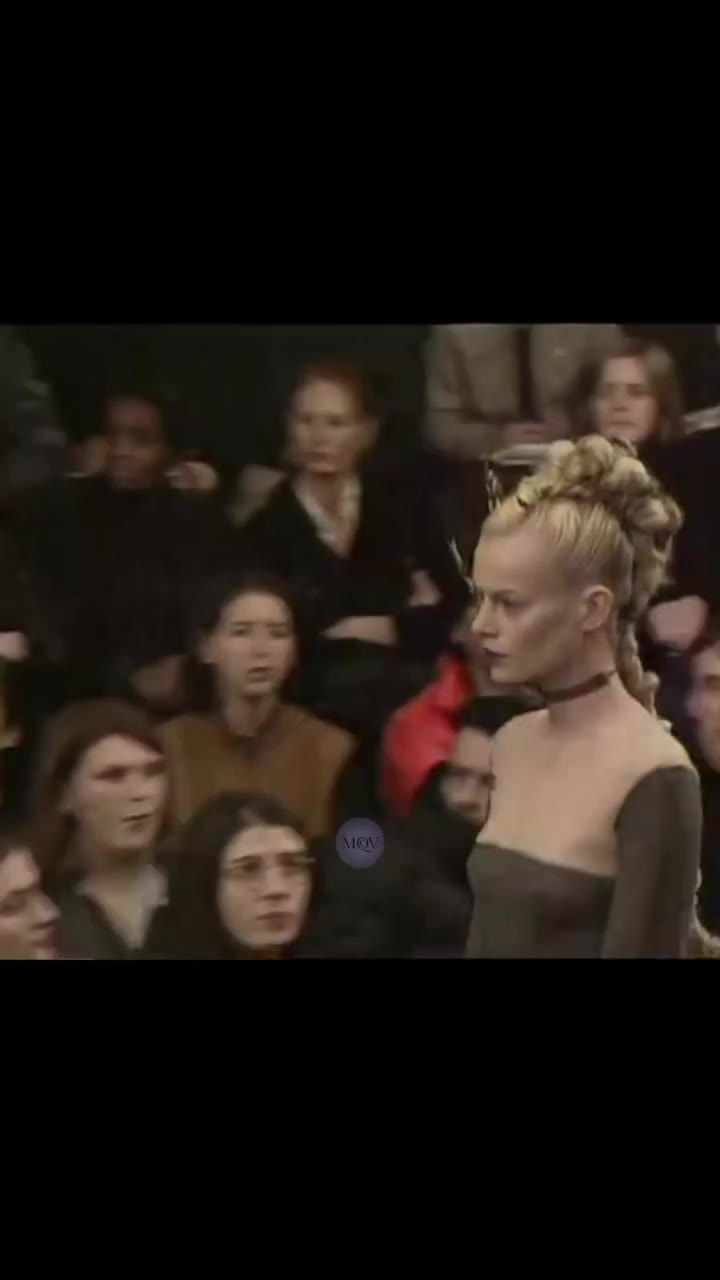 LEE ALEXANDER MCQUEEN - LONDON • @emmabalfour13 @madamedebrashaw @tigz_depalma…