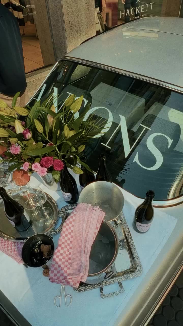 Classics come in good company. A vintage Mercedes outside. Hackett inside…