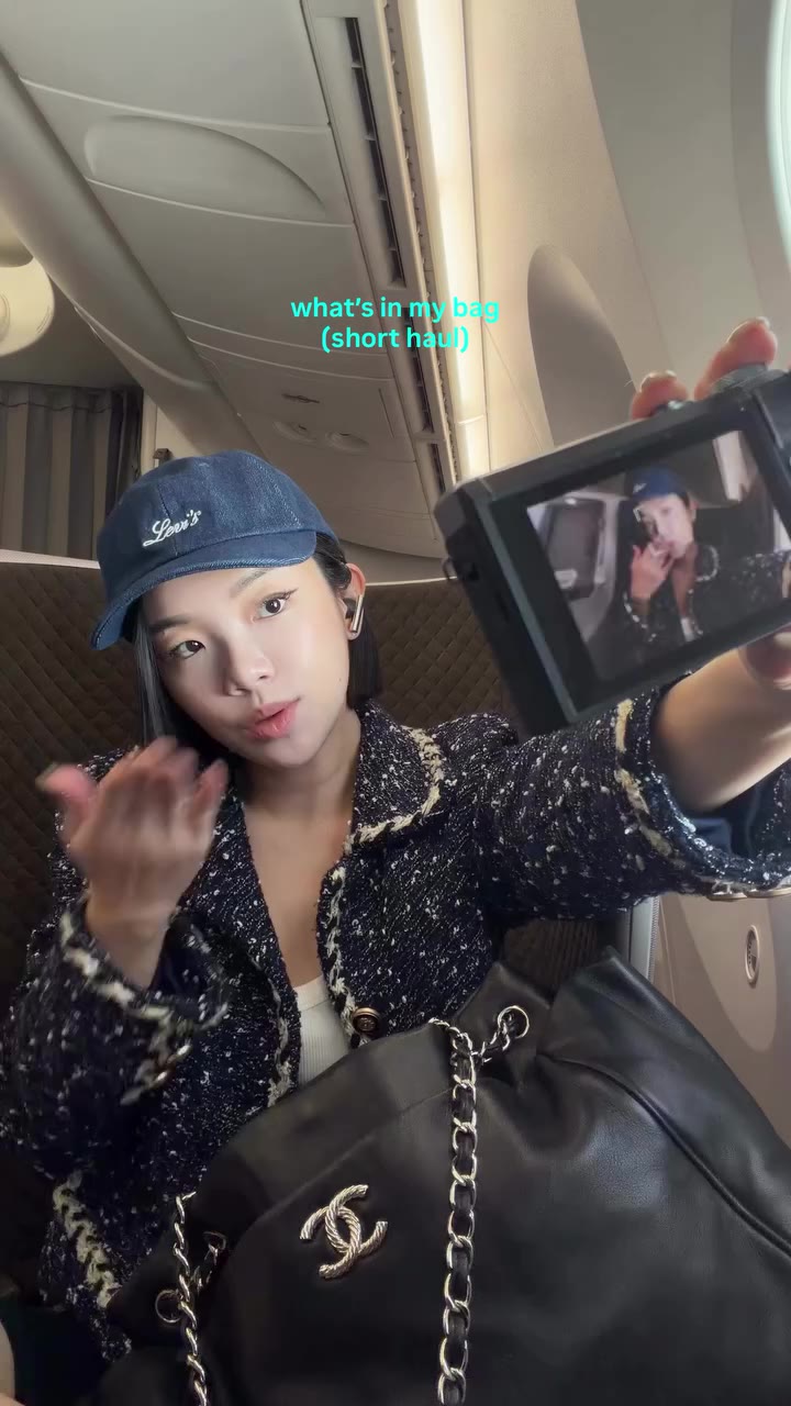 What’s in my airplane carryon 🪽🖤 #whatsinmybag