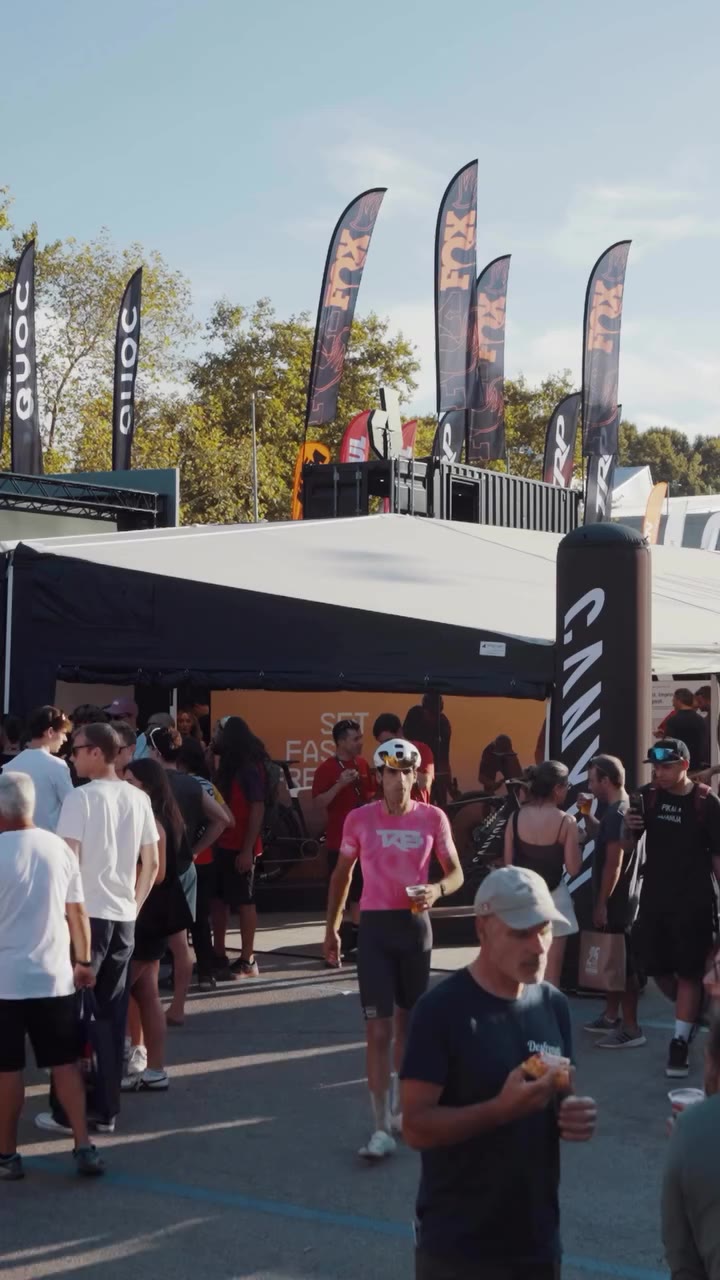 DJ, pizzas y cerveza para celebrar junto a nuestros amigos de @gobik_wear y…